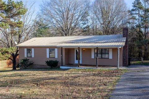 4470 Stone Ridge Dr, Trinity, NC 27370 photo 3