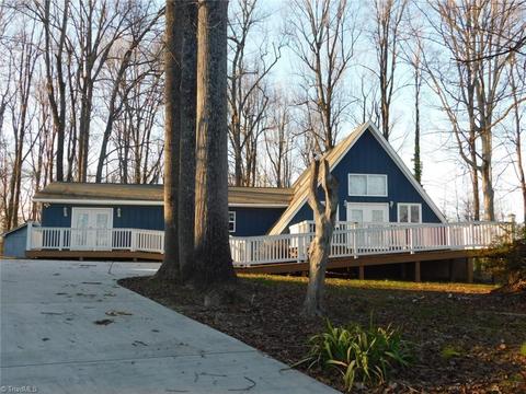 7518 Farmbrook Pl, Thomasville, NC 27360 photo 1