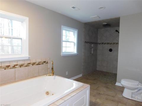 7518 Farmbrook Pl, Thomasville, NC 27360 photo 21