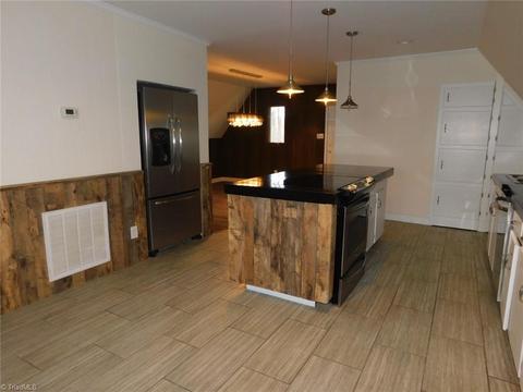 7518 Farmbrook Pl, Thomasville, NC 27360 photo 5