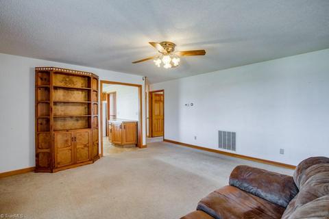1451 Marshall Smith Rd, King, NC 27021 photo 5