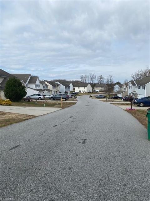 1833 Chatfield Dr, High Point, NC 27260 photo 12