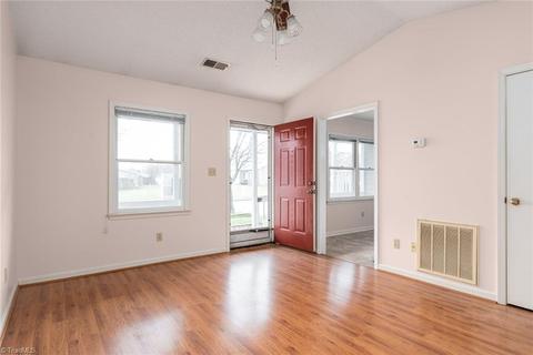 3138 Windchase Ct, High Point, NC 27265 photo 6