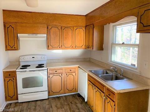 612 Runyon Dr, High Point, NC 27260 photo 6