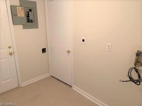 612 Runyon Dr, High Point, NC 27260 photo 9