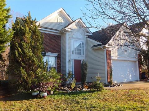 2546 Ingleside Dr, High Point, NC 27265 photo 2