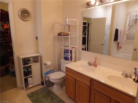 2546 Ingleside Dr, High Point, NC 27265 photo 20