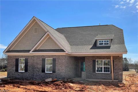 2796 Bartlett Ln, Clemmons, NC 27012 photo 1