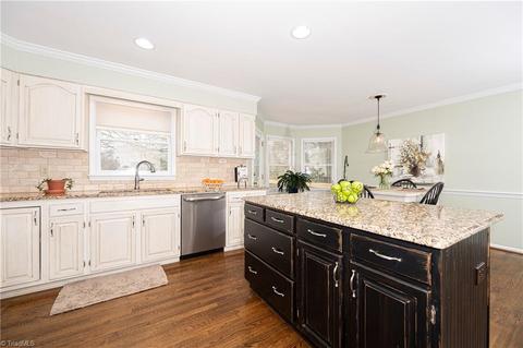 8020 Glengarriff Rd, Clemmons, NC 27012 photo 4