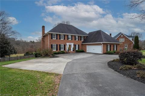 8020 Glengarriff Rd, Clemmons, NC 27012 photo 3