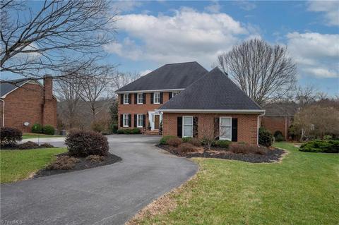 8020 Glengarriff Rd, Clemmons, NC 27012 photo 2