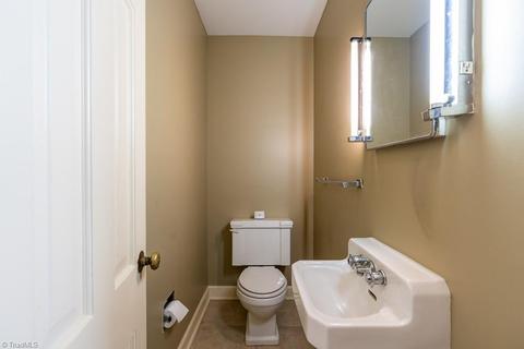 964 Nottingham Rd, High Point, NC 27262 photo 10