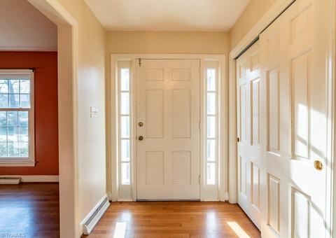 964 Nottingham Rd, High Point, NC 27262 photo 5