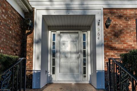 964 Nottingham Rd, High Point, NC 27262 photo 4