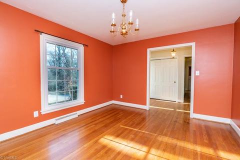 964 Nottingham Rd, High Point, NC 27262 photo 6