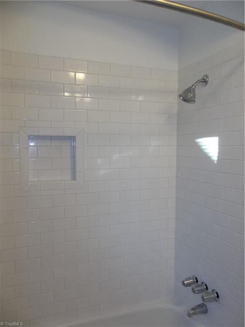 902 Chestnut Dr, High Point, NC 27262 photo 8