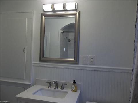 902 Chestnut Dr, High Point, NC 27262 photo 10