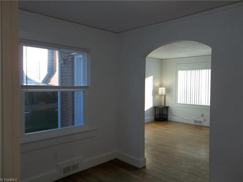 902 Chestnut Dr, High Point, NC 27262 photo 14
