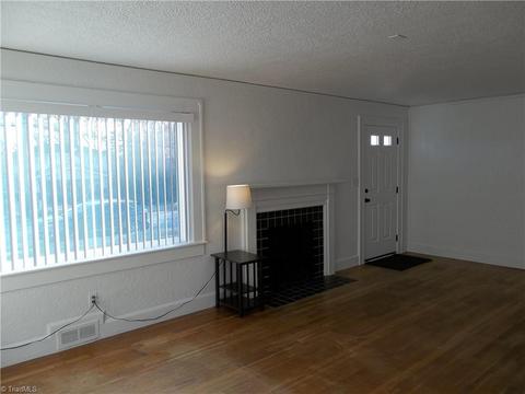 902 Chestnut Dr, High Point, NC 27262 photo 2