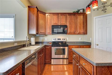 3701 Lexham Ct, High Point, NC 27265 photo 13
