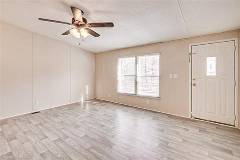 1601 Hunters Woods Dr, Trinity, NC 27370 photo 3