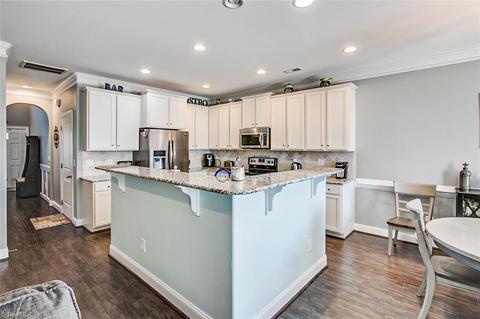 689 Nikyle Cir, High Point, NC 27265 photo 9