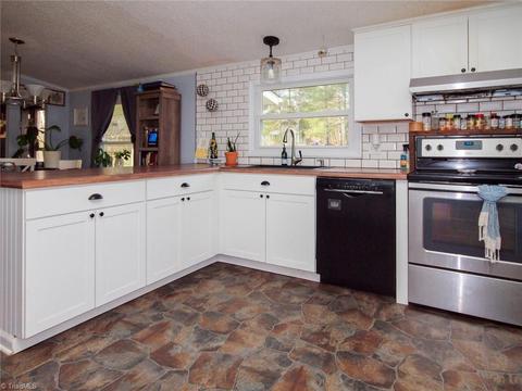 1060 Ruby Rd, Sandy Ridge, NC 27046 photo 10