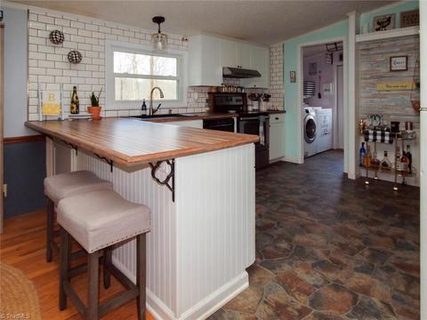 1060 Ruby Rd, Sandy Ridge, NC 27046 photo 9