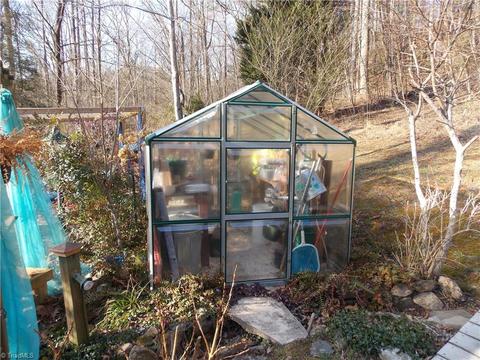 12156 W Us Highway 421, Purlear, NC 28665 photo 16