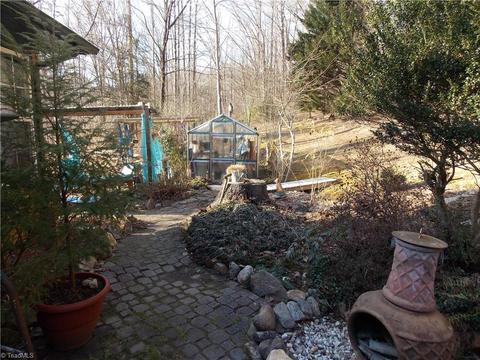 12156 W Us Highway 421, Purlear, NC 28665 photo 9