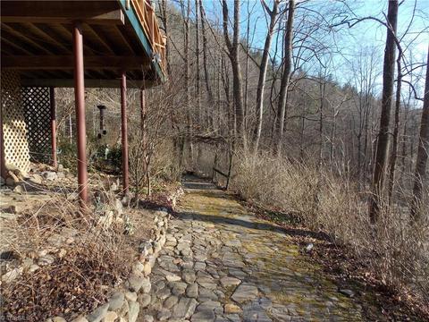 12156 W Us Highway 421, Purlear, NC 28665 photo 10