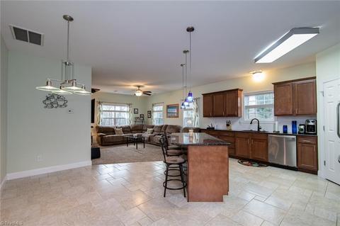 4017 Lakewood Cir, Trinity, NC 27370 photo 17