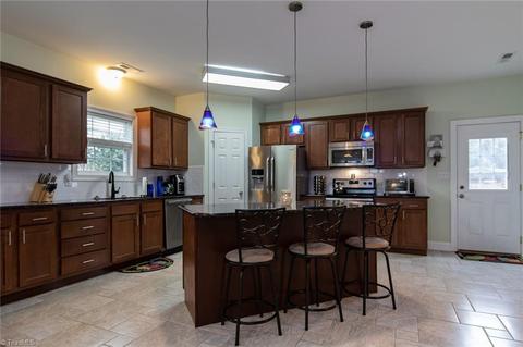 4017 Lakewood Cir, Trinity, NC 27370 photo 8