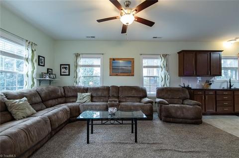 4017 Lakewood Cir, Trinity, NC 27370 photo 4