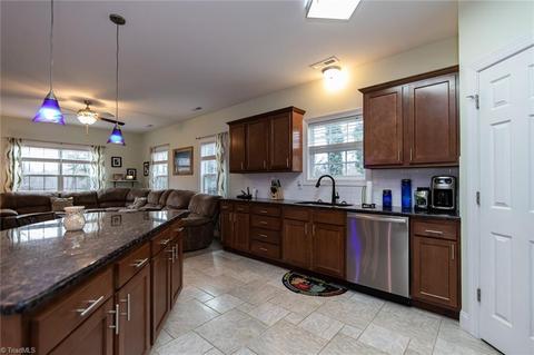 4017 Lakewood Cir, Trinity, NC 27370 photo 11