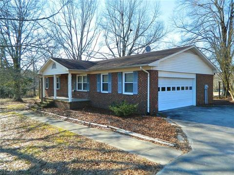 4402 Archdale Rd, Trinity, NC 27370 photo 2