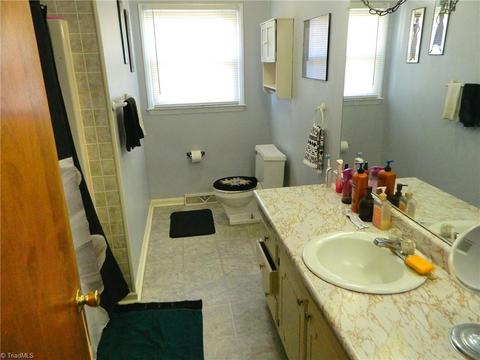 4402 Archdale Rd, Trinity, NC 27370 photo 9