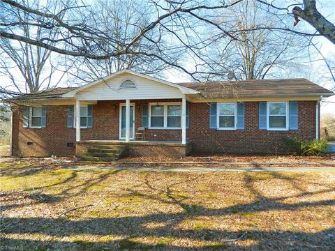 4402 Archdale Rd, Trinity, NC 27370 photo 1