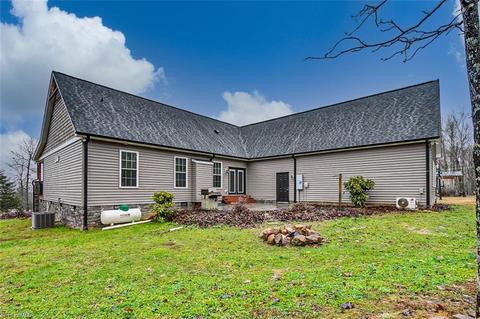 1425 Ross Wood Rd, Trinity, NC 27370 photo 5
