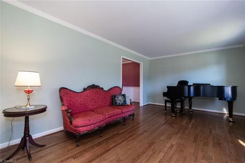 999 Nottingham Rd, High Point, NC 27262 photo 6