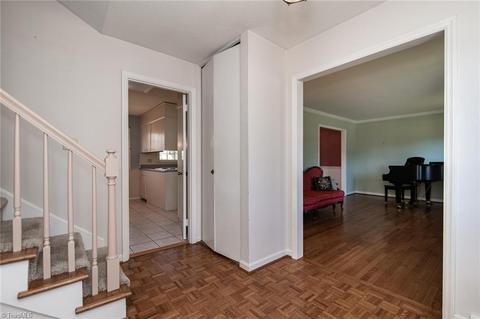 999 Nottingham Rd, High Point, NC 27262 photo 4
