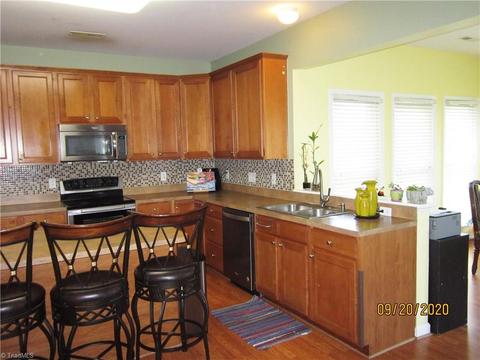 3824 Tonsley Pl, High Point, NC 27265 photo 4