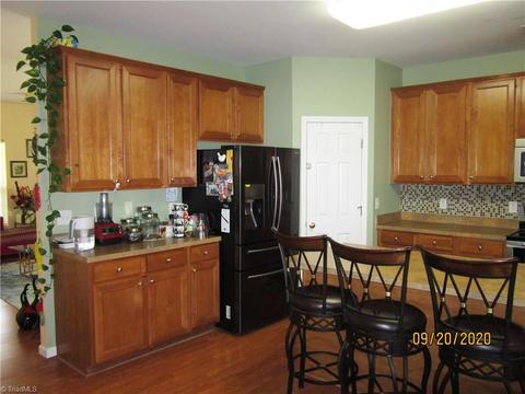 3824 Tonsley Pl, High Point, NC 27265 photo 2