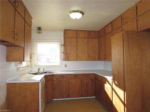 1110 Clyde Pl, High Point, NC 27262 photo 12