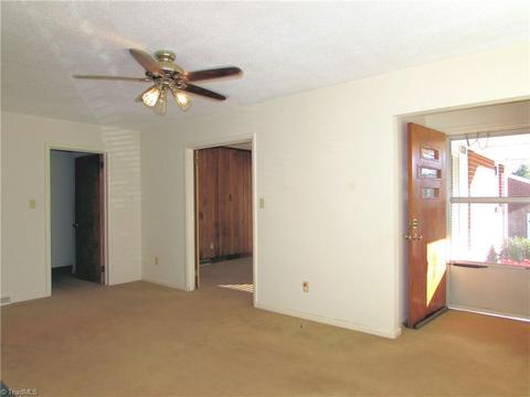 1110 Clyde Pl, High Point, NC 27262 photo 4
