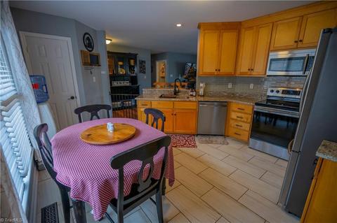 719 Dockside Ter, Denton, NC 27239 photo 10