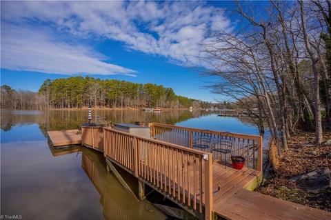 719 Dockside Ter, Denton, NC 27239 photo 2
