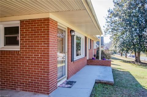 604 Ashe St, High Point, NC 27262 photo 4