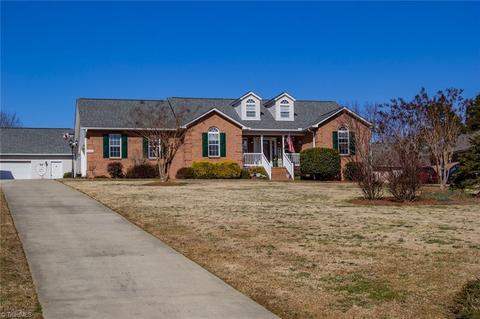 6404 Starlette Ln, Trinity, NC 27370 photo 2