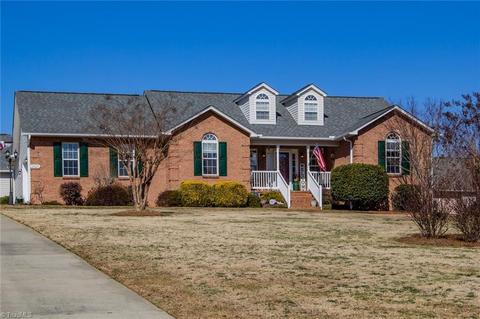 6404 Starlette Ln, Trinity, NC 27370 photo 1